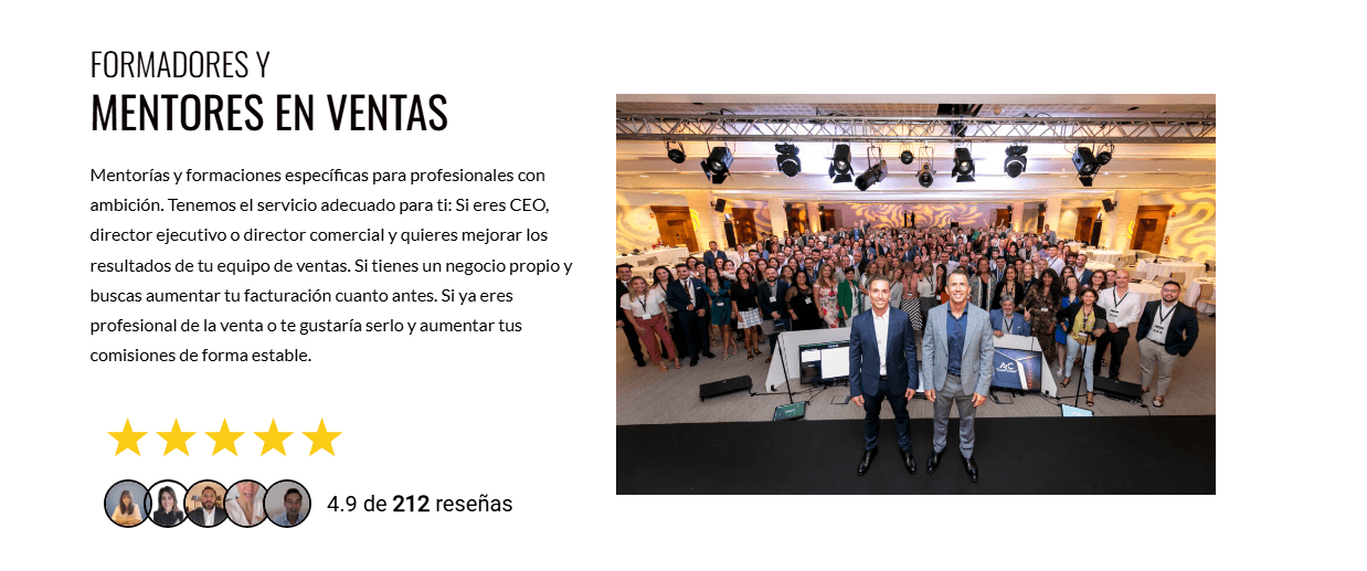 Alfonso y Christian junto a los asistentes de uno de sus eventos de formación en ventas y las valoraciones de 4.9 estrellas de 212 reseñas