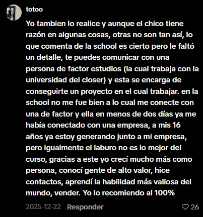 Comentario de un estudiante que consiguió una empresa rápidamente y recomienda la Universidad del Closer pese a algunas críticas.